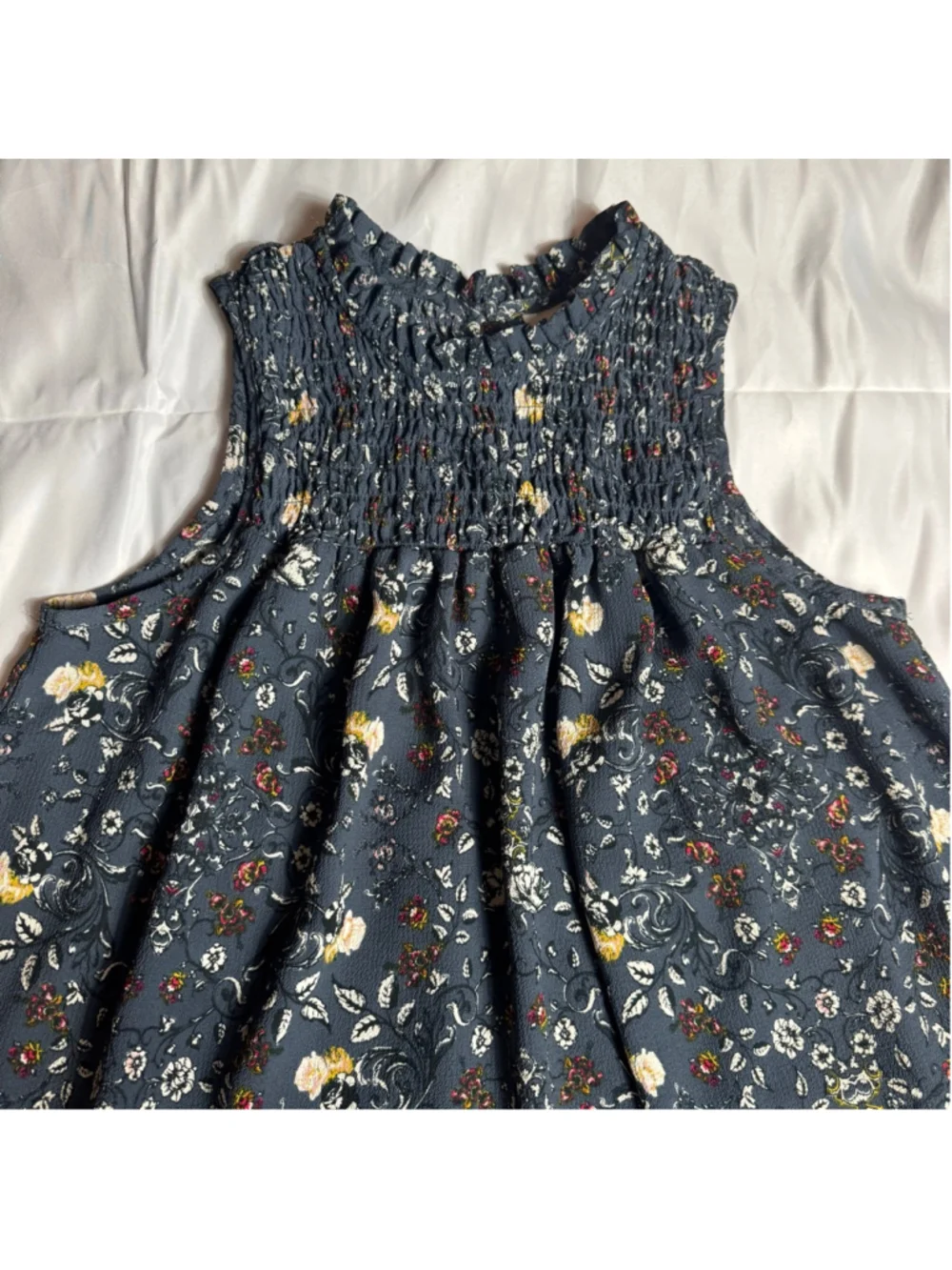 Women's Knox Rose Blue Floral Smocked Tank Top S - Picture 3 of 8